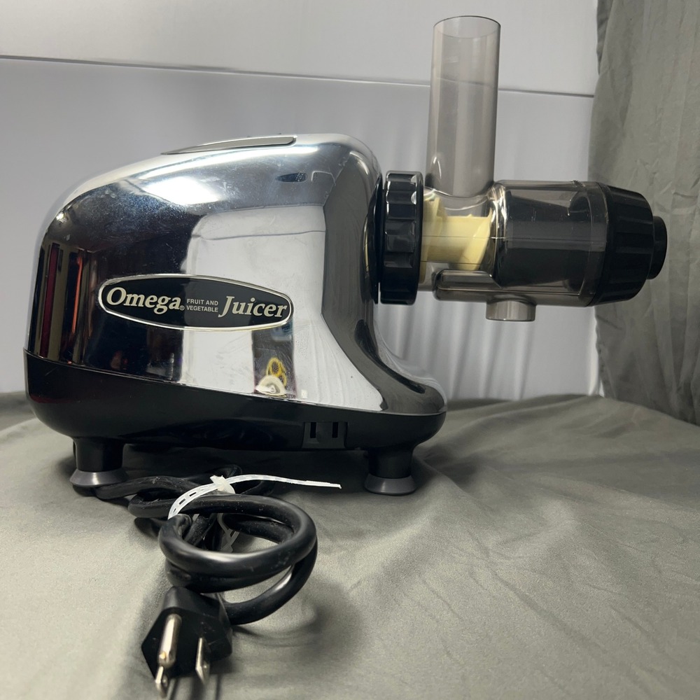 Omega Juicer 8005 Silver Chrome Masticating Juicer Fruit Vegetable Extractor